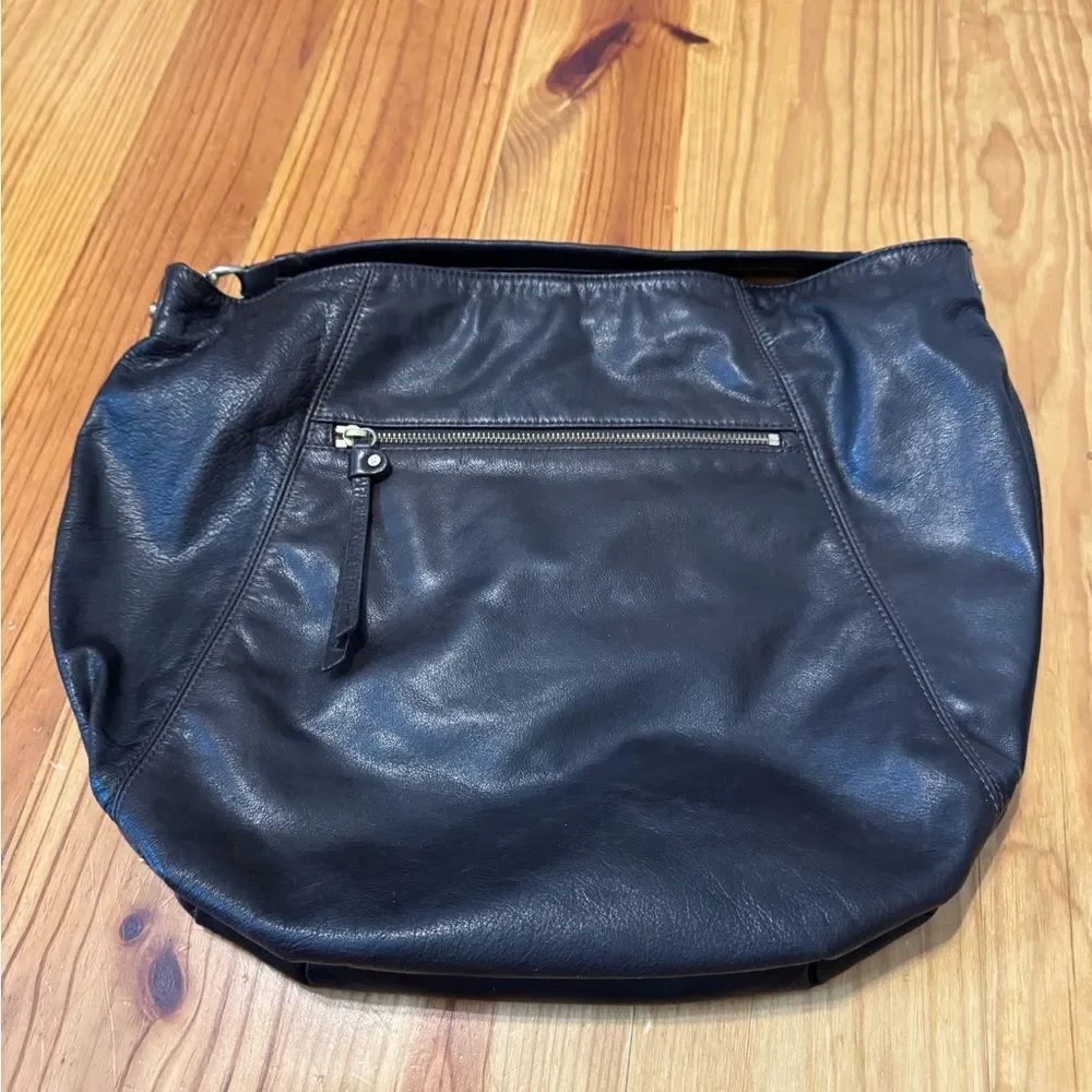Liz Claiborne Black Leather Shoulder Bucket Handbag Hobo